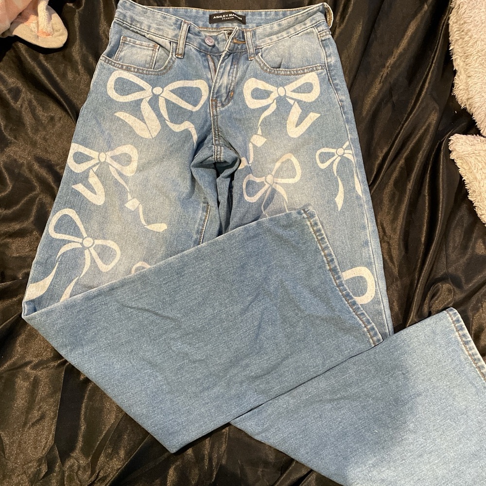 Bow printed, high rise wide leg jeans